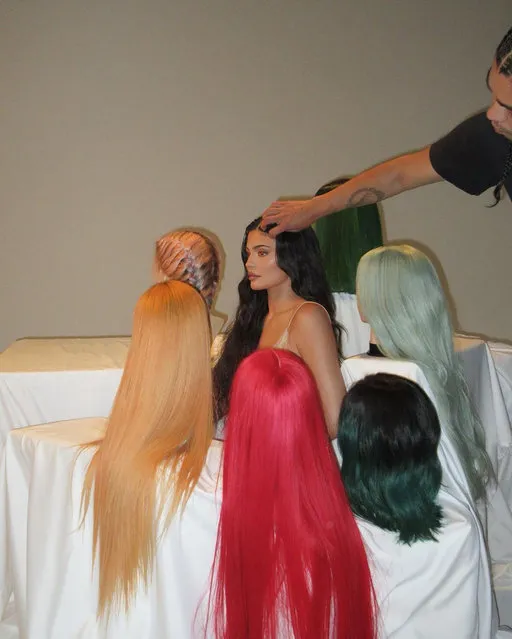 American media personality, socialite and model Kylie Jenner tries on a variety of wigs for her CR shoot in the second decade of September 2022. (Photo by kyliejenner/Instagram)