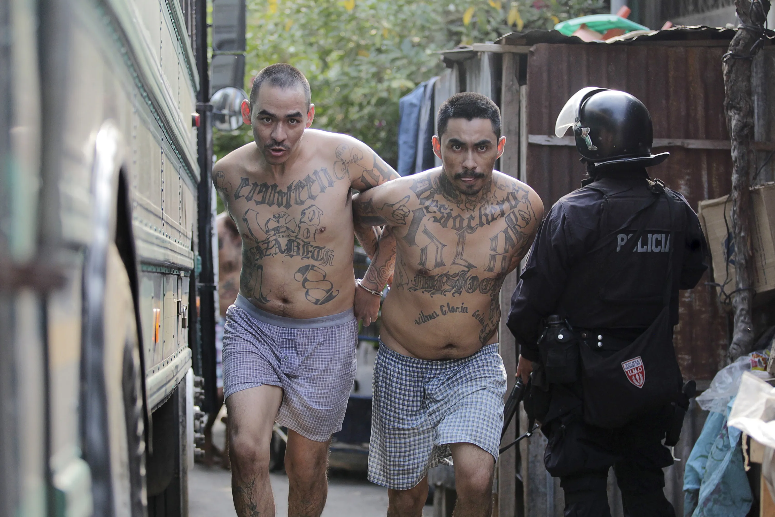 Самый жестокий толстый. Mara Salvatrucha в тюрьме Сан Сальвадор. Уличные группировки.