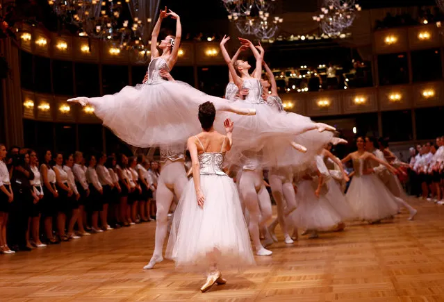 Dancers of the Wiener Staatsballett (state ballet) perform during a dress rehearsal the day before the traditional Opera Ball in Vienna, Austria, February 22, 2017. (Photo by Leonhard Foeger/Reuters)