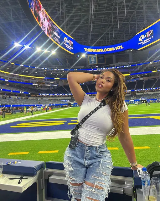 American socialite and model Jordyn Woods snaps a photo from the LA football game on September 9, 2022. (Photo by jordynwoods/Instagram)