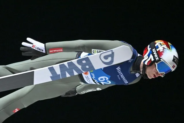 Norway's Halvor Egner Granerud competes in the Men's Ski Jumping Normal Hill HS100 qualification of the FIS Nordic World Ski Championships in Planica on February 24, 2023. (Photo by Joe Klamar/AFP Photo)