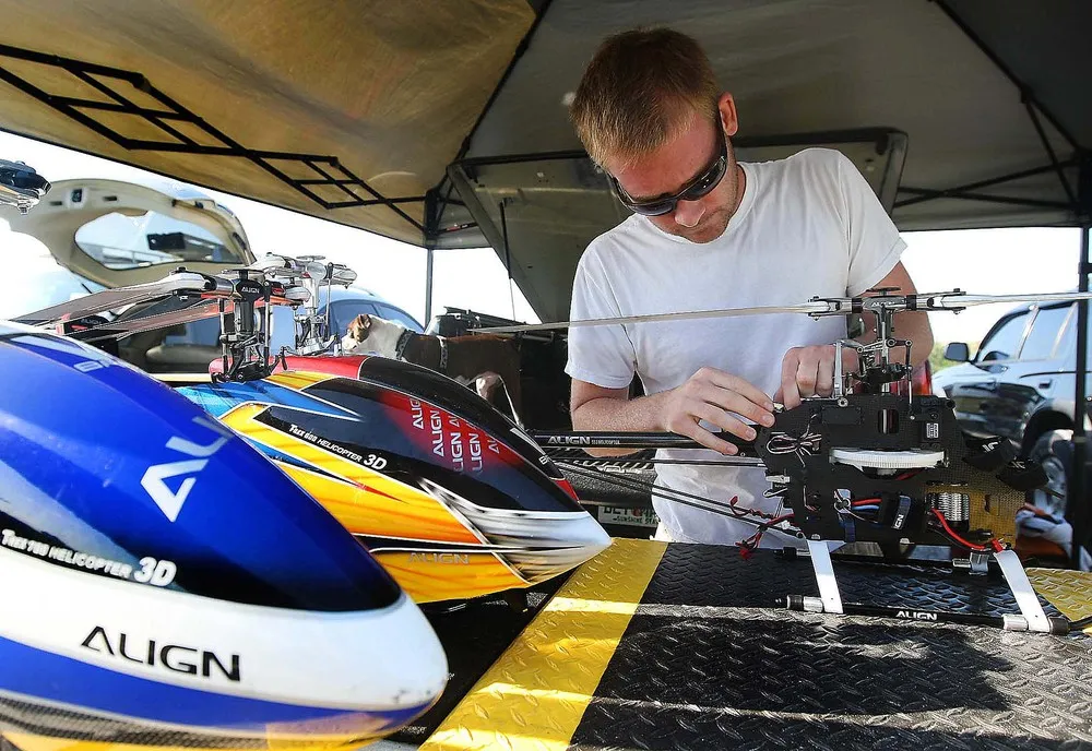 Radio-control Enthusiasts