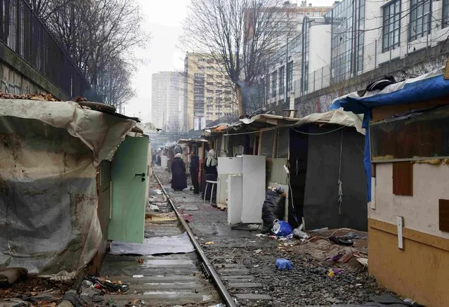 A view shows a Romani camp installed along La Petite Ceinture, an abandoned railroad line, in Paris, France, February 2, 2016. (Photo by Jacky Naegelen/Reuters)