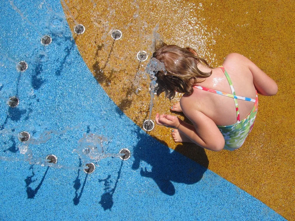 ALL 2012 National Geographic Traveler Photo Contest – in HIGH RESOLUTION. Part 3: “Spontaneous Moments”, Weeks 7-14 (60 Photos)