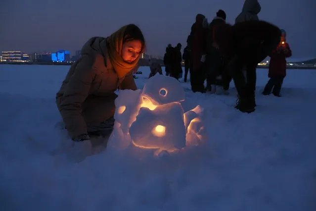 Activists in Kazan organized a snow-lantern festival to draw attention to environmental problems on January 30, 2022 in Russia's Tatarstan region. (Photo by Radio Free Europe/Radio Liberty)