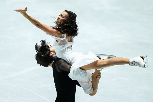 Germany's Jennifer Janse van Rensburg (top) and Benjamin Steffan take part in the ice dancing - free dance competition at the ISU Grand Prix of Figure Skating 2024/25 NHK Trophy in Tokyo on November 9, 2024. (Photo by Yuichi Yamazaki/AFP Photo)
