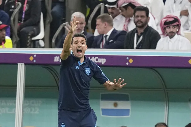 Argentina's head coach Lionel Scaloni gives instructions during the World Cup group C soccer match between Argentina and Mexico, at the Lusail Stadium in Lusail, Qatar, Saturday, November 26, 2022. (Photo by Ariel Schalit/AP Photo)