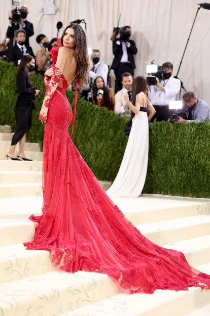 American model Emily Ratajkowski attends The 2021 Met Gala Celebrating In America: A Lexicon Of Fashion at Metropolitan Museum of Art on September 13, 2021 in New York City. (Photo by John Shearer/WireImage)