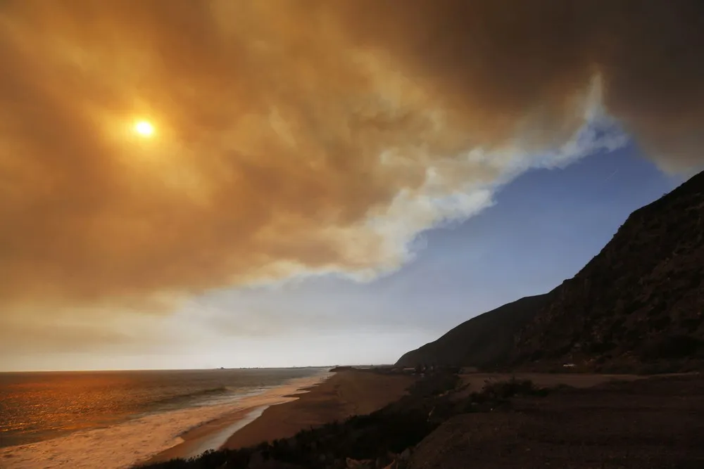 Early Southern California Wildfires Threaten Area