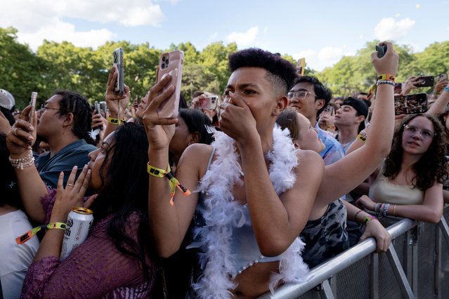 Revelers react as Sabrina Carpenter takes the stage at the Governors Ball music festival at Corona Park in the Queens borough of New York City, U.S., June 9, 2024. (Photo by Cheney Orr/Reuters)