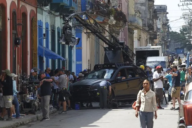 A production team prepare a car during the filming of the movie “Fast and Furious 8” in Havana, Cuba, April 22, 2016. (Photo by Reuters/Stringer)