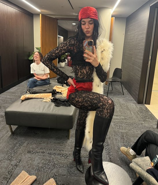 English-Albanian singer Dua Lipa shows off a full lace outfit during her last night in Auckland in the first decade of April 2025. (Photo by dualipa/Instagram)