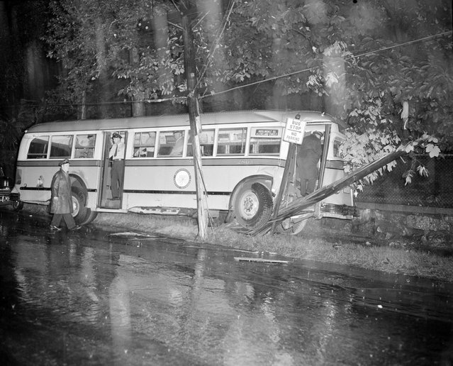 Bus accident. Date created: 1934 – 1956 (approximate). (Photo by Leslie Jones)