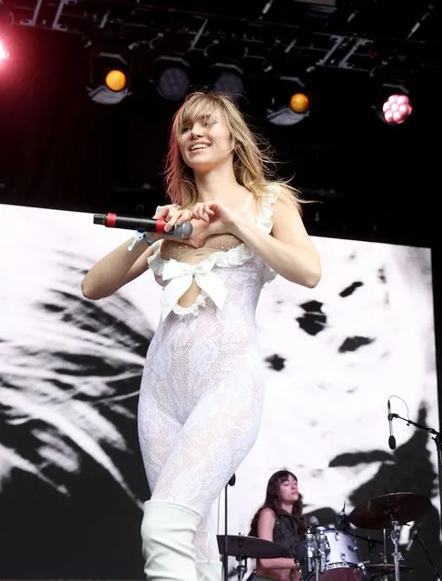 English actress, singer-songwriter and model Suki Waterhouse performs in concert during Lollapalooza at Grant Park on August 05, 2023 in Chicago, Illinois. (Photo by Gary Miller/FilmMagic)
