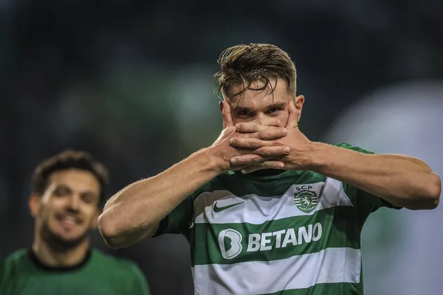 Sporting Lisbon's Swedish forward #09 Viktor Gyokeres celebrates after scoring his team's second goal during the Portuguese League football match between Sporting CP and Casa Pia at the Jose Alvalade stadium in Lisbon, on January 29, 2024. (Photo by Patrícia de Melo Moreira/AFP Photo)