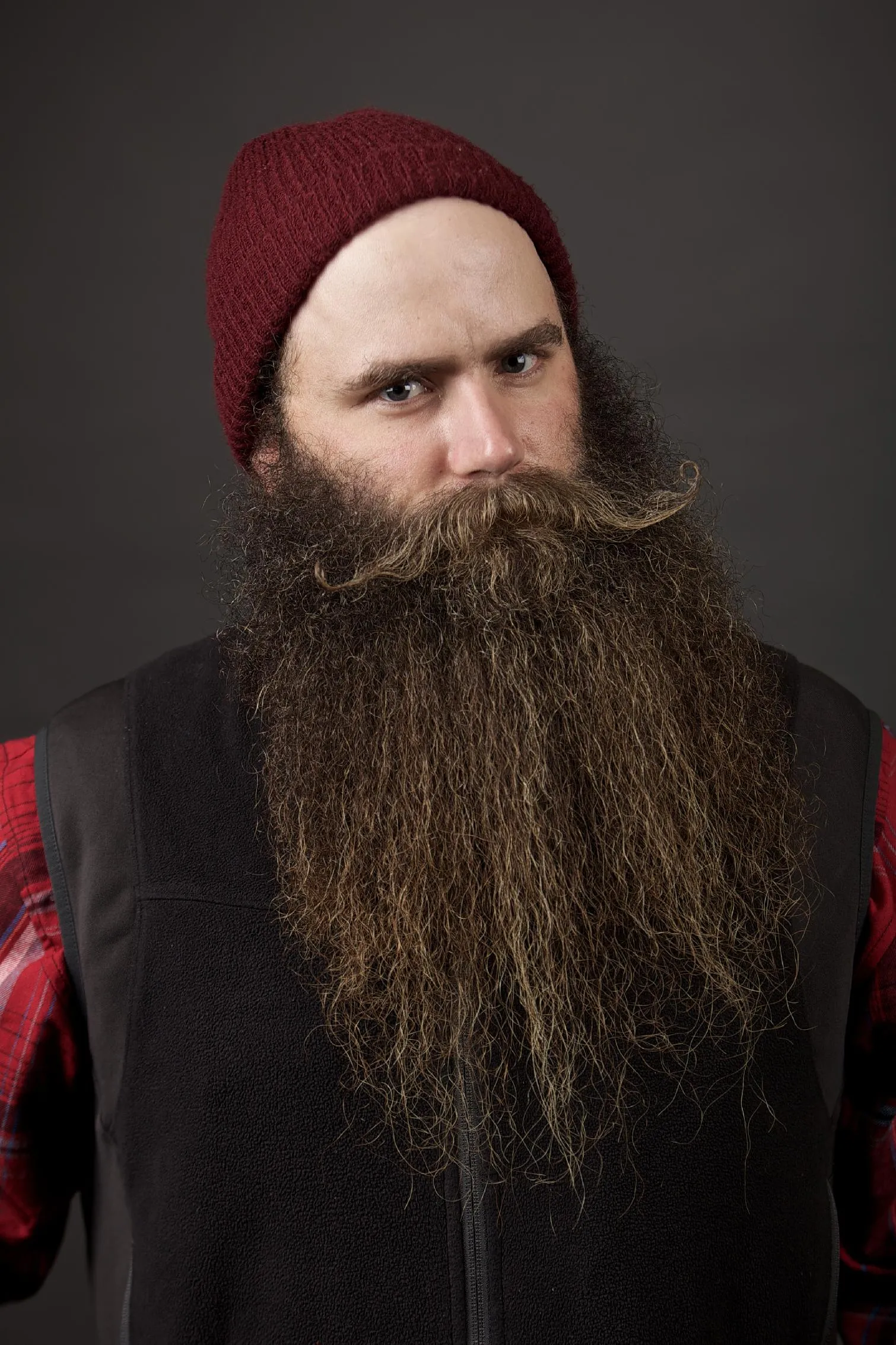 Человек с бородкой. Бородатый мужик. Длинная красивая борода. Мощная борода. Мужчина с большой бородой.