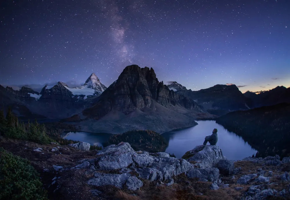 Photographer Puts Everyday “Selfies” to Shame, Part 2