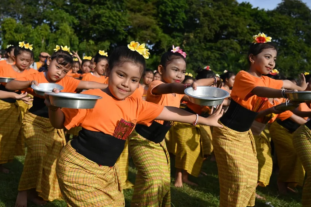 A Look at Life in Indonesia, Part 2/2