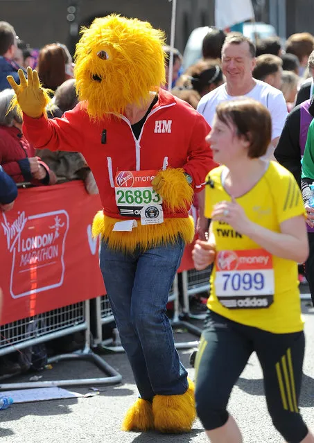 A runner in fancy dress participates in the Virgin London Marathon 2013 on April 21, 2013 in London, England. (Photo by Tom Dulat/Getty Images)