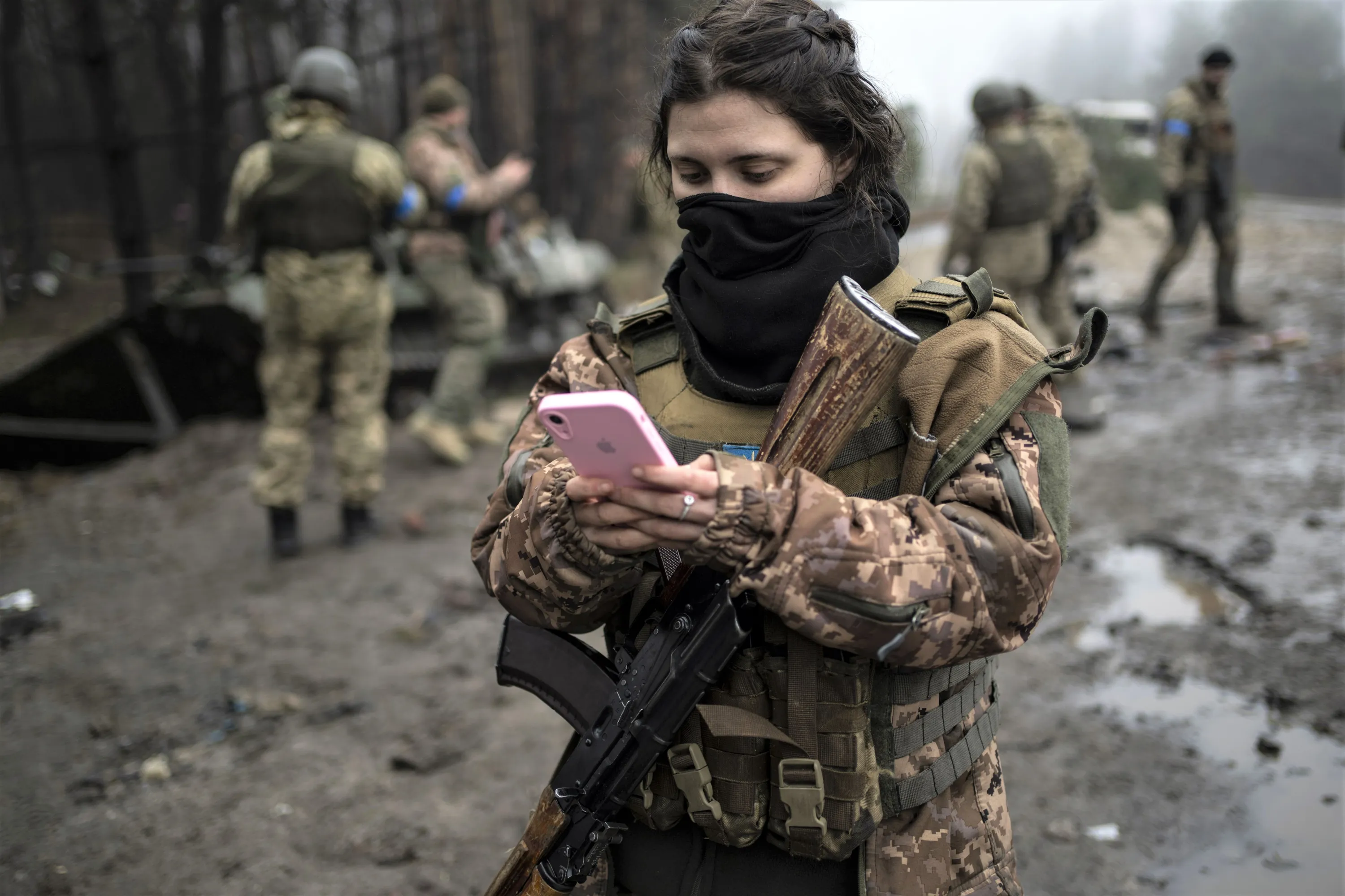 Главные новости сегодня про войну. Девушки на войне в Украине.
