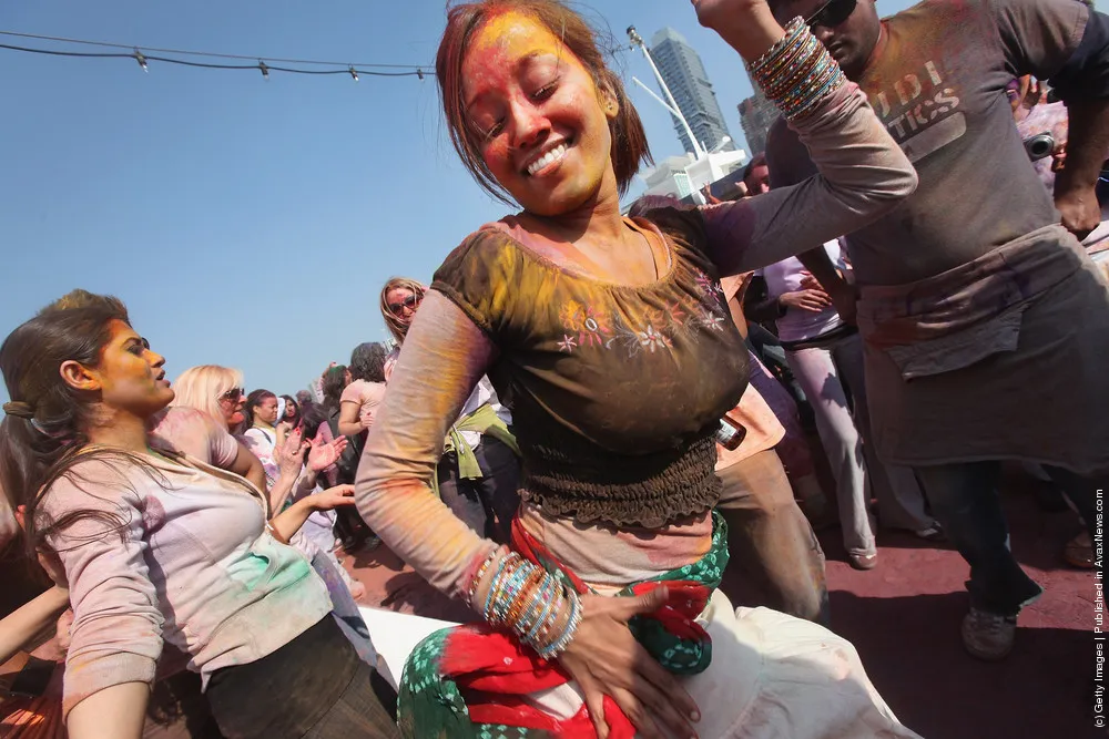 Indian Holi Festival Celebrated on Boat Cruise Around Manhattan
