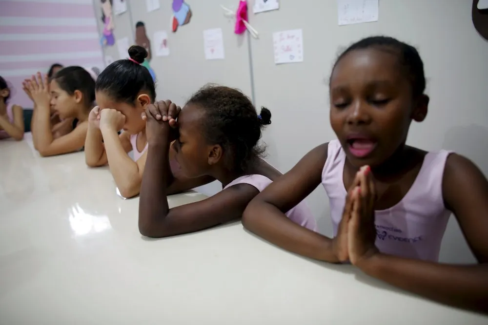 Ballerinas of Crackland