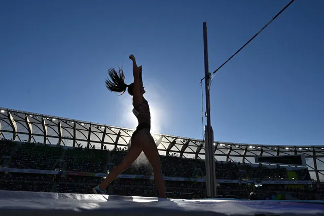 Canada's Anicka Newell reacts as she competes in the women's pole vault qualification during the World Athletics Championships at Hayward Field in Eugene, Oregon on July 15, 2022. (Photo by Andrej Isakovic/AFP Photo)