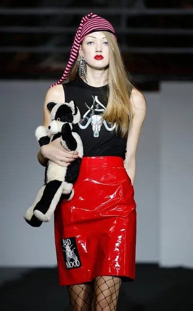 A model walks the runway at the Ashley Williams show during London Fashion Week Spring/Summer 2016 on September 22, 2015 in London, England. (Photo by John Phillips/Getty Images)