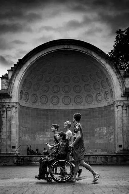 “Mother's day”. Central Park. Photo location: New York, United States. (Photo and caption by Tomek Warias/National Geographic Photo Contest)