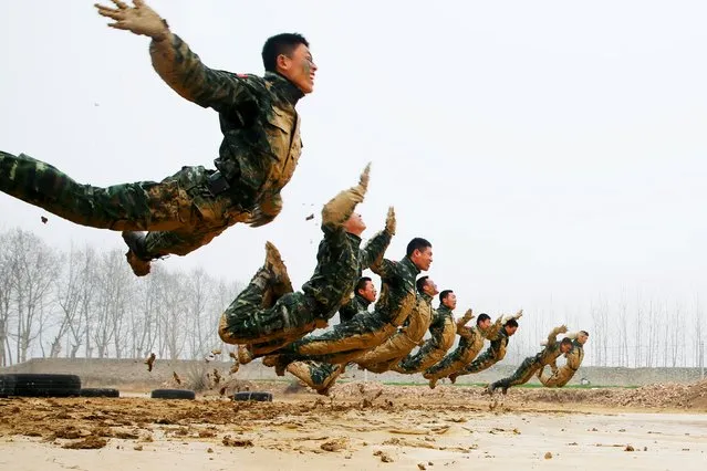 A group of special paramilitary policemen participate in a training session in Suzhou, Anhui Province, China, March 17, 2016. (Photo by Reuters/Stringer)