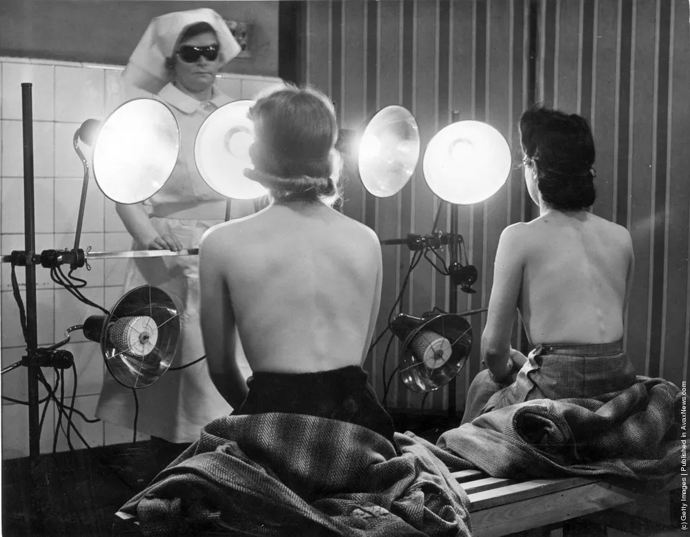 Women. Back View in B/W