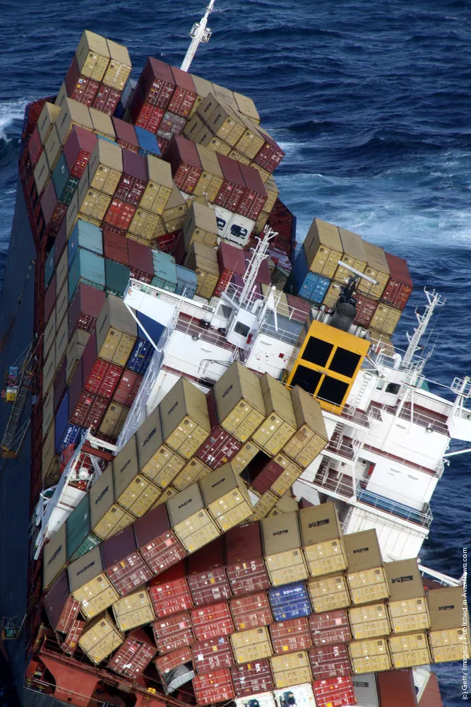 Oil Pumping From Rena Continues