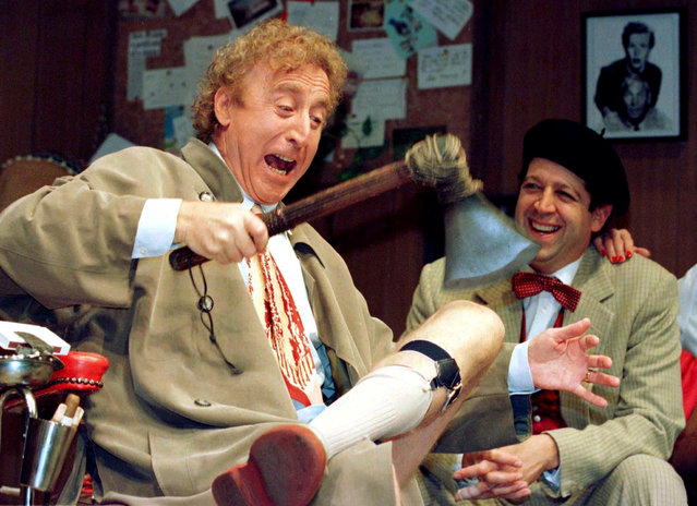 American actor Gene Wilder (L) performs alongside compatriot Rolf Saxon, during the rehearsal of a scene from Neil Simon's “Laughter on the 23rd Floor”, in New York, October 2, 1996. Wilder, who starred in such film classics as “Willy Wonka and the Chocolate Factory” and “Young Frankenstein” has died. He was 83. (Photo by Shawn Baldwin/Reuters)