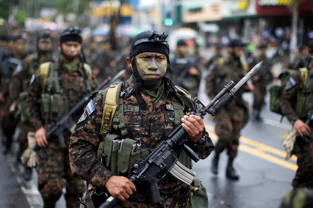 Salvadoran special forces soldiers march during the parade commemorating Independence Day  in San Salvador, El Salvador September 15, 2016. (Photo by Jose Cabezas/Reuters)