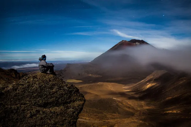 Summit of Tongariro volcano, New Zealand. (Photo by Paul Zizkas/Caters News)