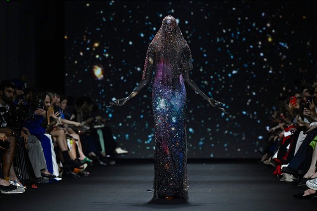 A model presents a creation by Robert Wun during the Haute-Couture Fall/Winter 2024 show as part of the Paris Fashion Week in Paris, on June 27, 2024. (Photo by Julien de Rosa/AFP Photo)