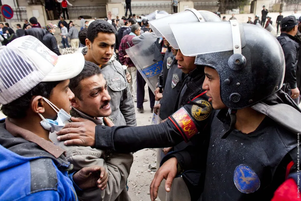 Egyptian Protesters Clash With Police
