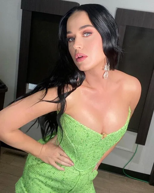 American singer-songwriter Katy Perry says in the second half of April 2022 she's “looking (and feeling) like a margarita” in green. (Photo by Instagram/katyperry)