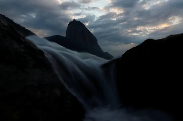 Sugarloaf Mountain is seen from the sea-line of Praia Vermalha beach in Rio de Janeiro, Brazil, May 5, 2016. (Photo by Ricardo Moraes/Reuters)