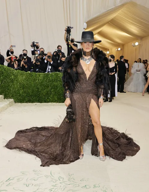 Jennifer Lopez attends The 2021 Met Gala Celebrating In America: A Lexicon Of Fashion at Metropolitan Museum of Art on September 13, 2021 in New York City. (Photo by Mike Coppola/Getty Images)