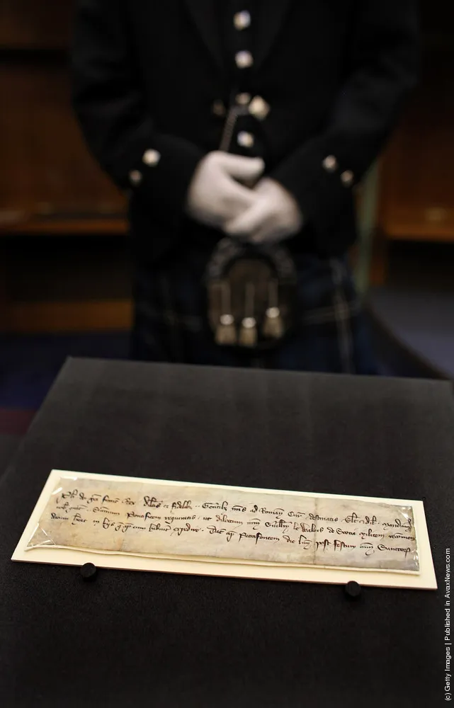 700 Year Old Letter Found In The Possession Of William Wallace Returns To Scotland