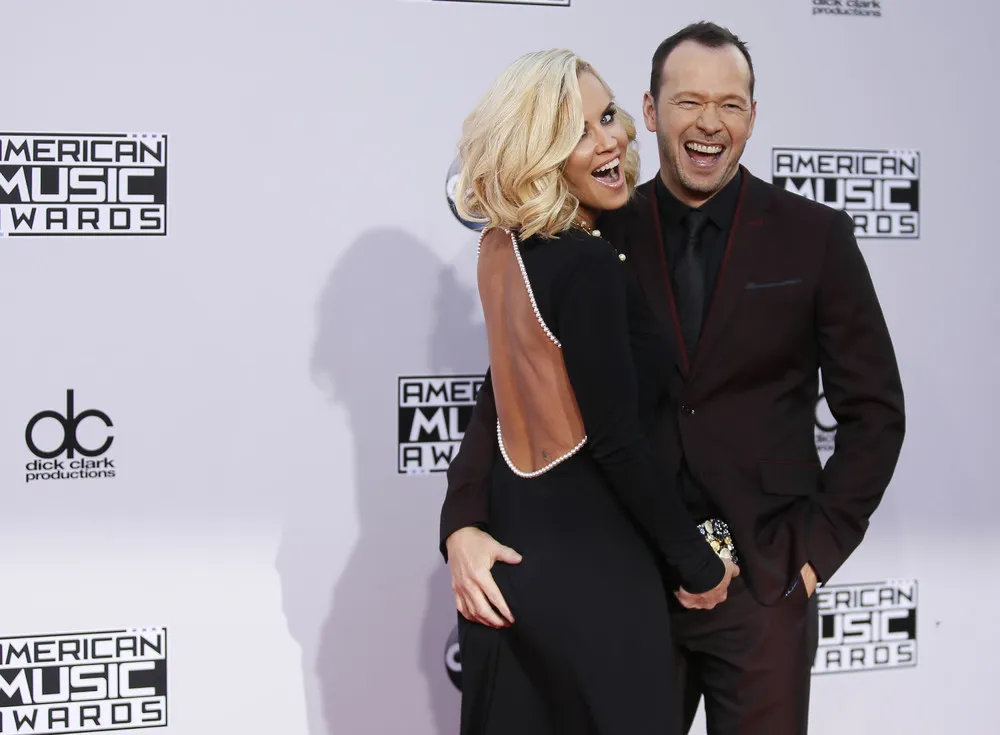 2014 American Music Awards Red Carpet Arrivals