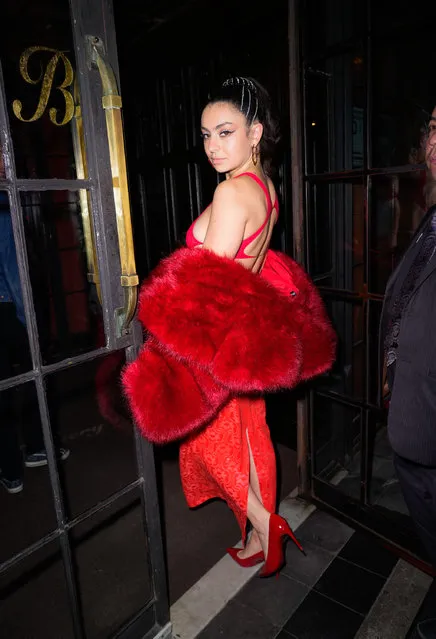 English singer-songwriter Charlotte Emma Aitchison, known professionally as Charli XCX arrives back at her hotel on April 24, 2022 in New York City. (Photo by Gotham/GC Images)