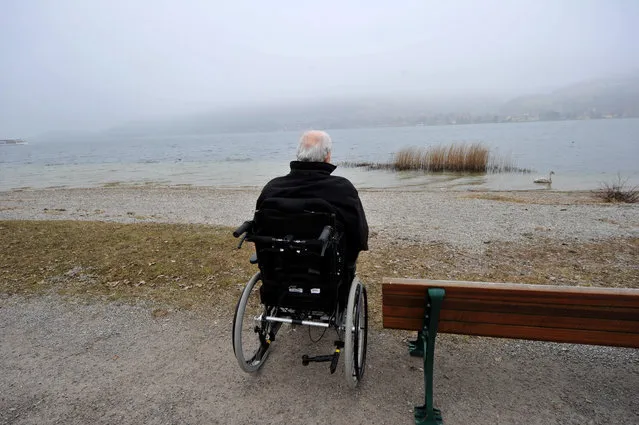 The April 5, 2013 file photo shows former German chancellor Helmut Kohl on the shore of Lake Tegernsee in Bad Wiessee, southern Germany. Kohl died June 16, 2017. he was 87. (Photo by Frank Leonhardt/DPA via AP Photo)