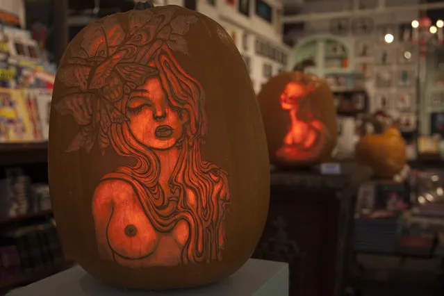 A Camilla d'Errico pumpkin created by the Maniac Pumpkin Carvers at Cotton Candy Machine in Brooklyn, N.Y. on October 18, 2014. (Photo by Siemond Chan/Yahoo Finance)