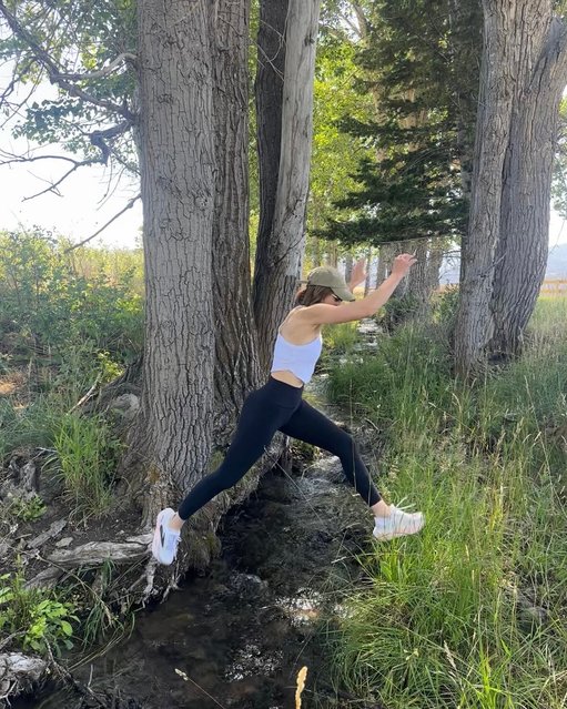 American actress Jessica Biel in the first decade of August 2025 goes for a hike. (Photo by jessicabiel/Instagram)