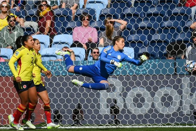 Colombia's goalkeeper #01 Catalina Perez (R) makes a save during the Australia and New Zealand 2023 Women's World Cup Group H football match between Colombia and South Korea at Sydney Football Stadium in Sydney on July 25, 2023. (Photo by Franck Fife/AFP Photo)