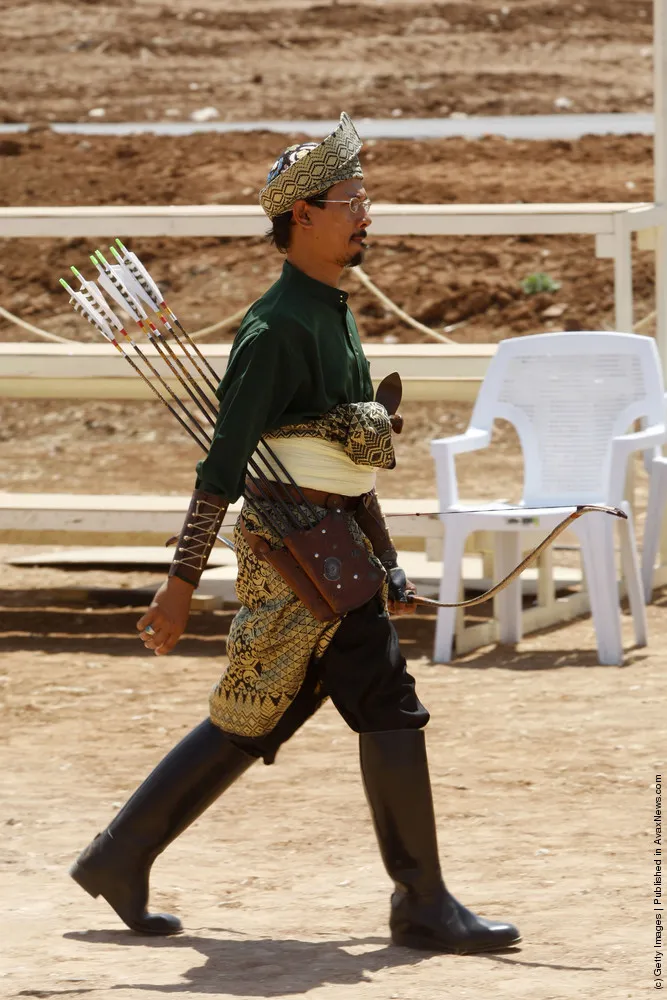 Traditional Horseback Archers Compete In Amman