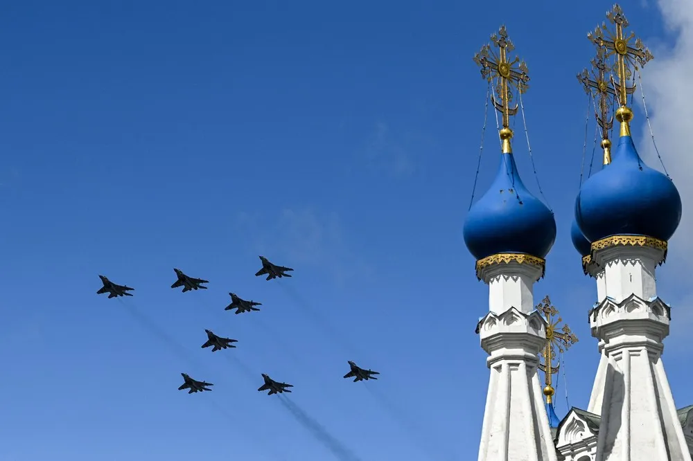 A Look at Life in Russia, Part 2/4