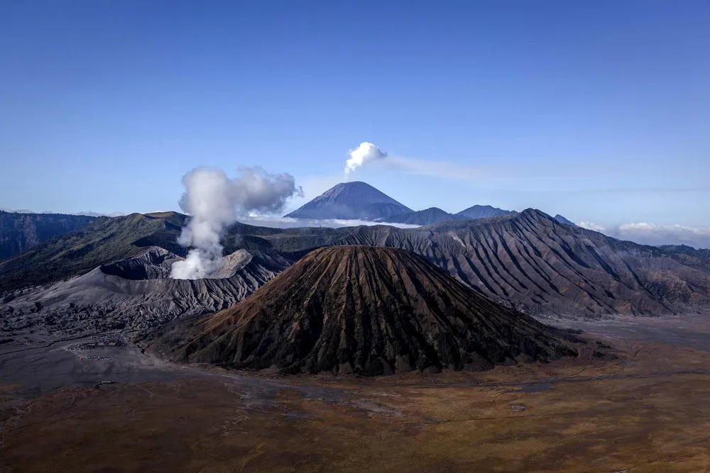 Javan Festival Pays Tribute to Volcano